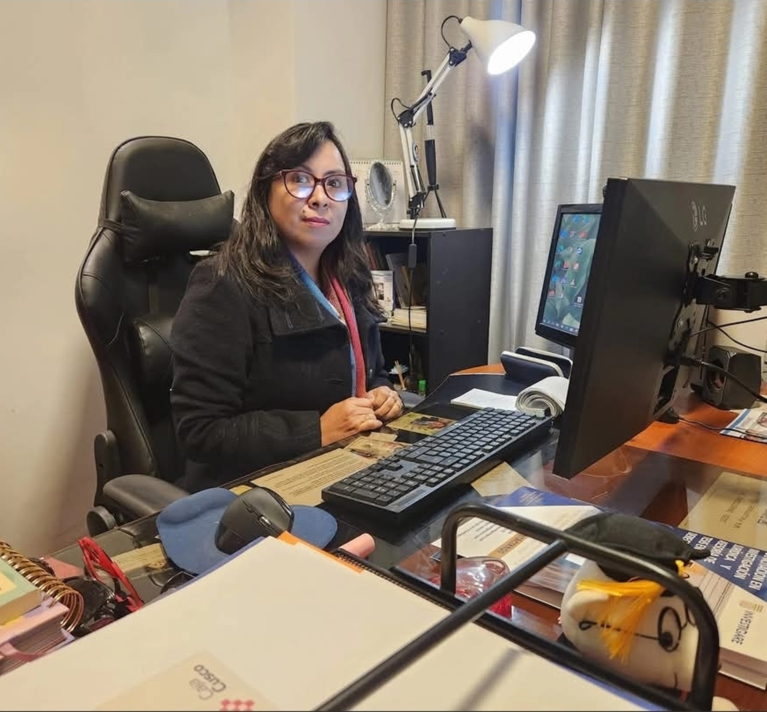 Dra. Liliana Coronado Gamarra en su despacho profesional